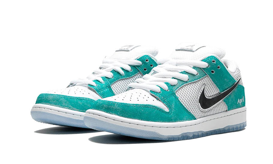 Nike SB Dunk Low
April Skateboards