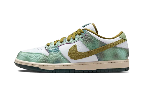SB Dunk Low Alexis Sablone Chameleon