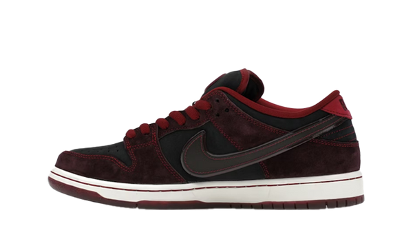 SB Dunk Low Riot Skateshop