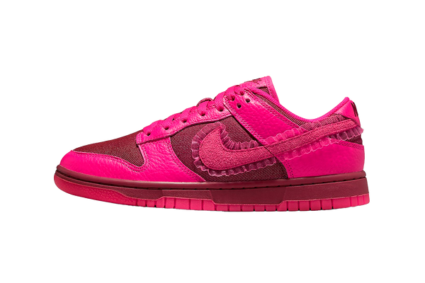 Nike dunk low Valentine’s day